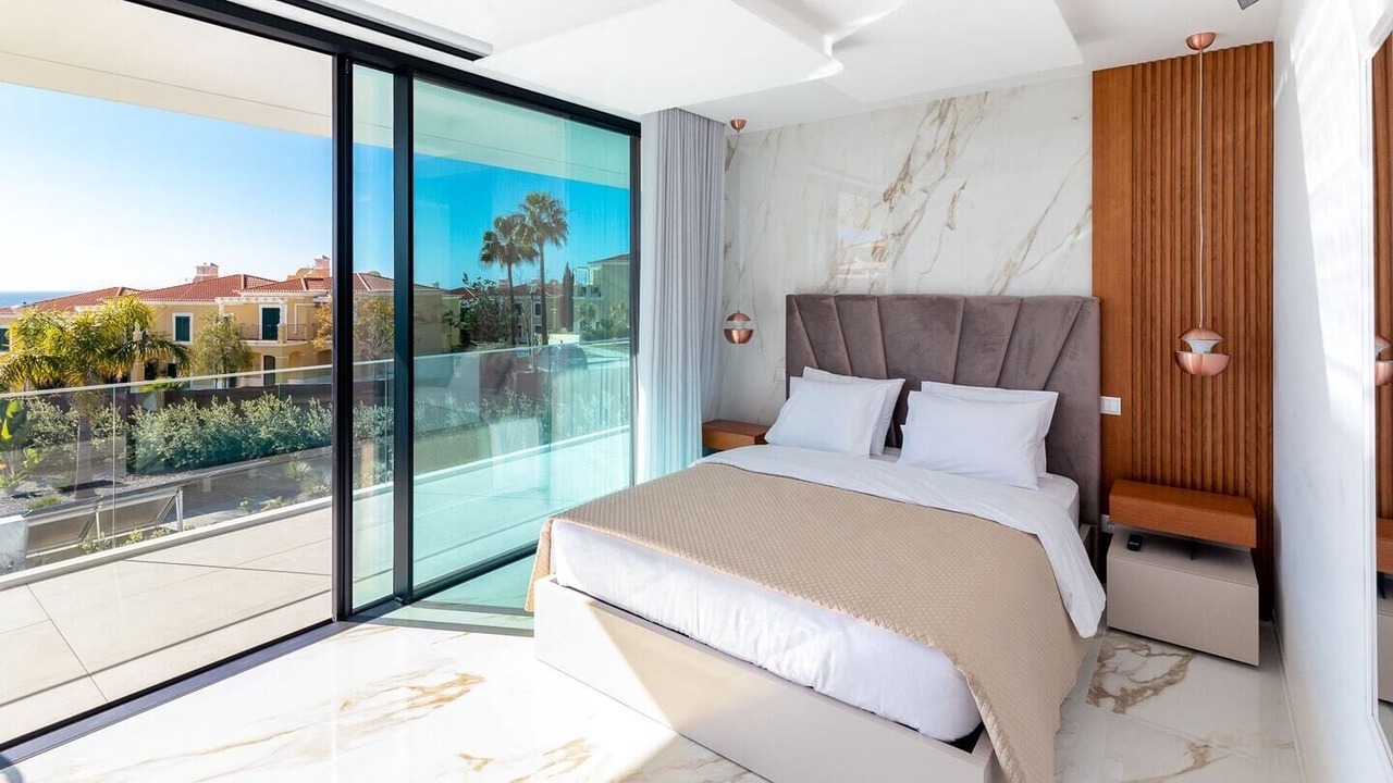 Photo of Bedroom in Alporchinhos