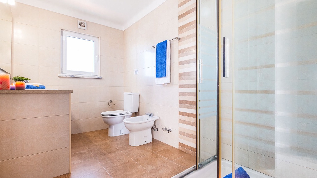 Photo of Bathroom in Carvoeiro