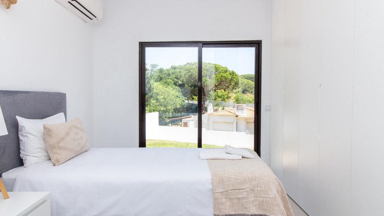 Photo of Bedroom in Vale Navio