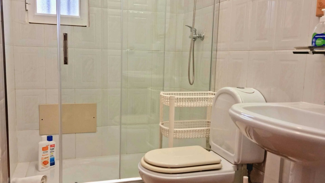 Photo of Bathroom in Alfeicao