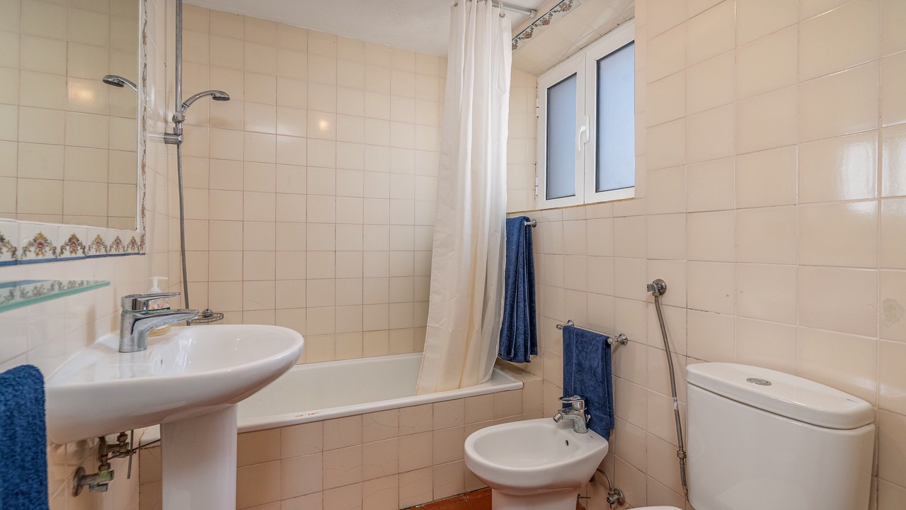 Photo of Bathroom in Espinhaco de Cao