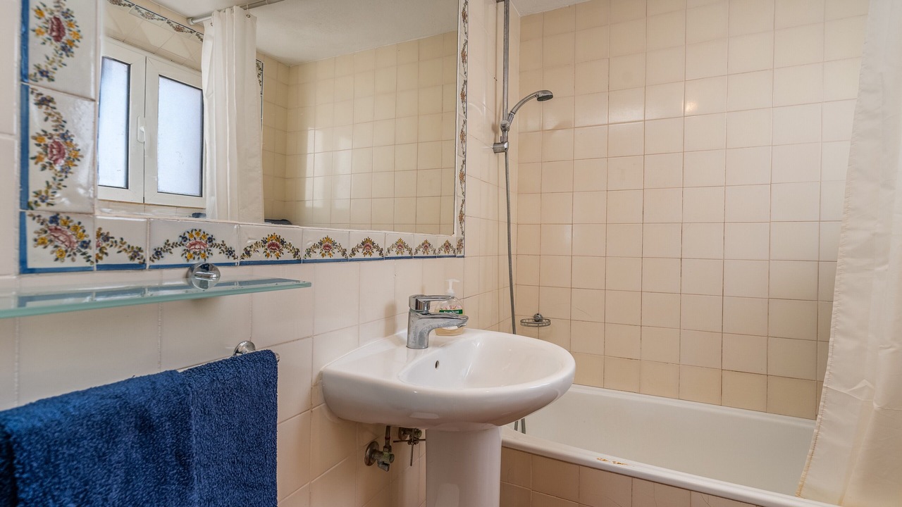 Photo of Bathroom in Espinhaco de Cao