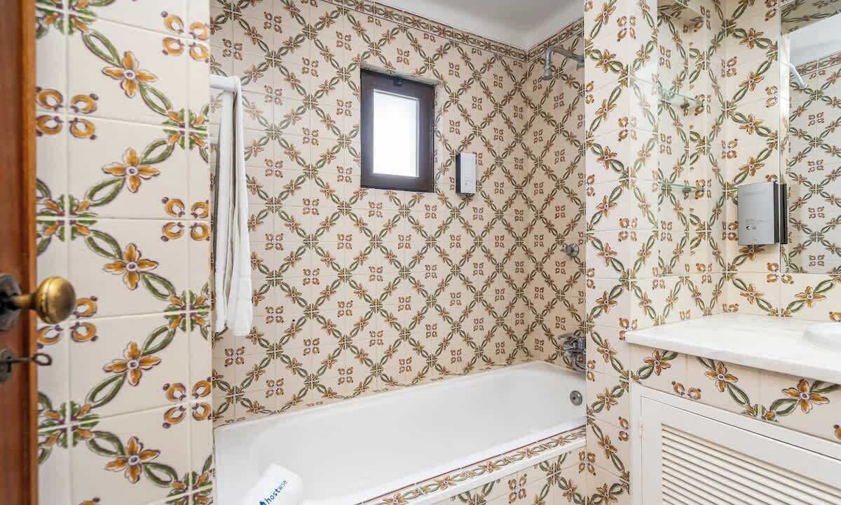 Photo of Bathroom in Alpouvar