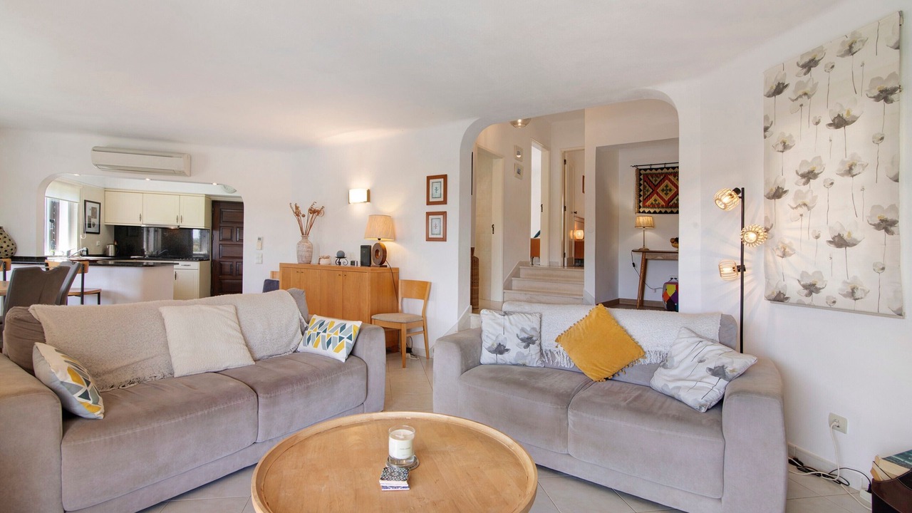 Photo of Livingroom in Alpouvar