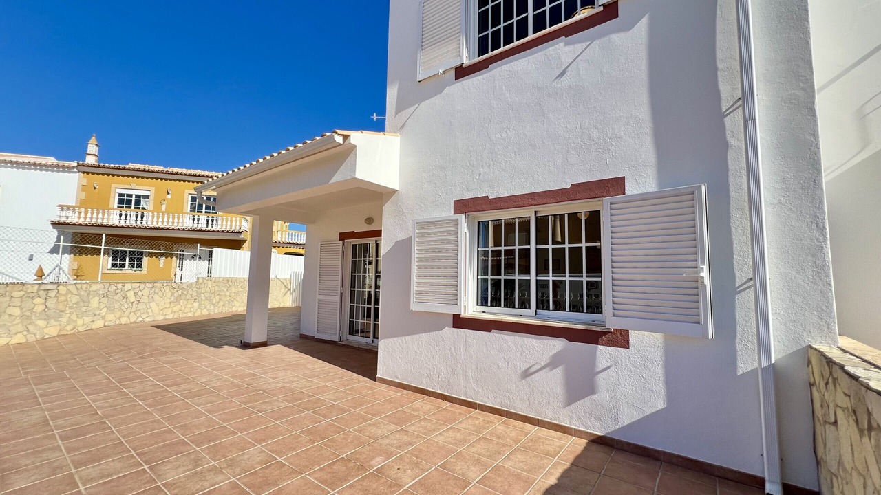 Photo of Outdoor in Pera