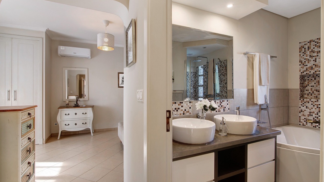 Photo of Bathroom in Loule