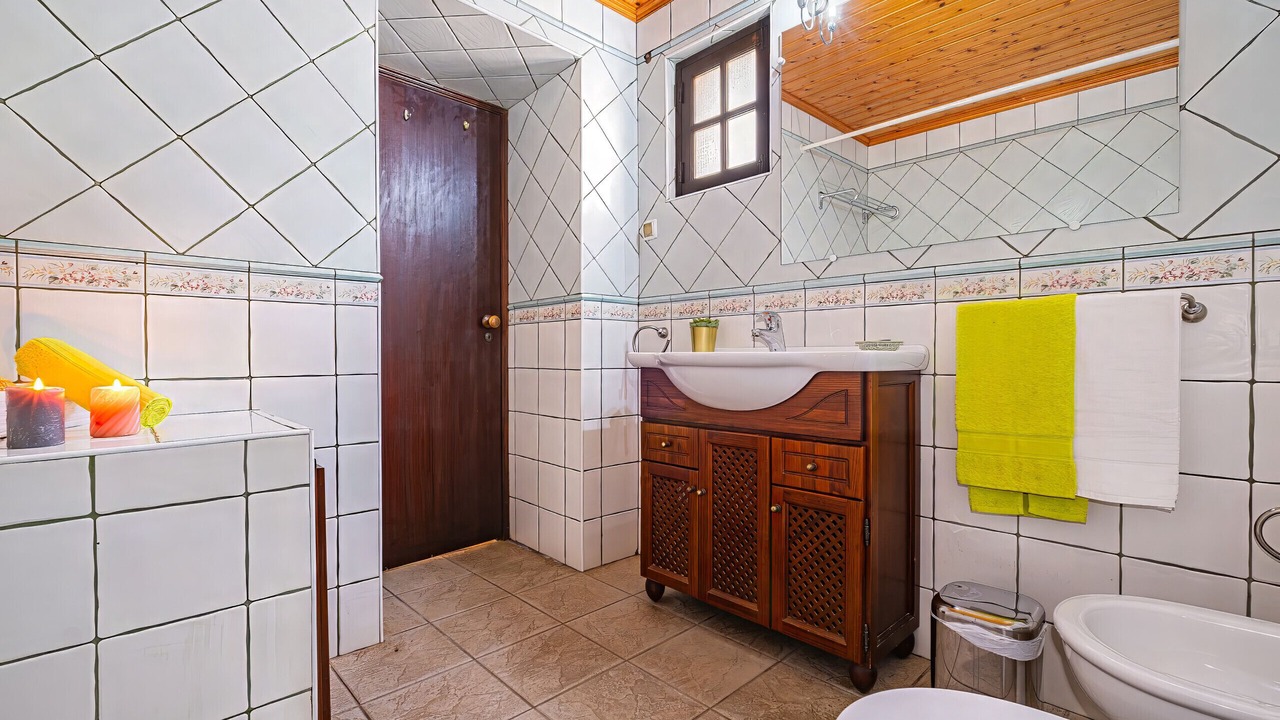 Photo of Bathroom in Guia