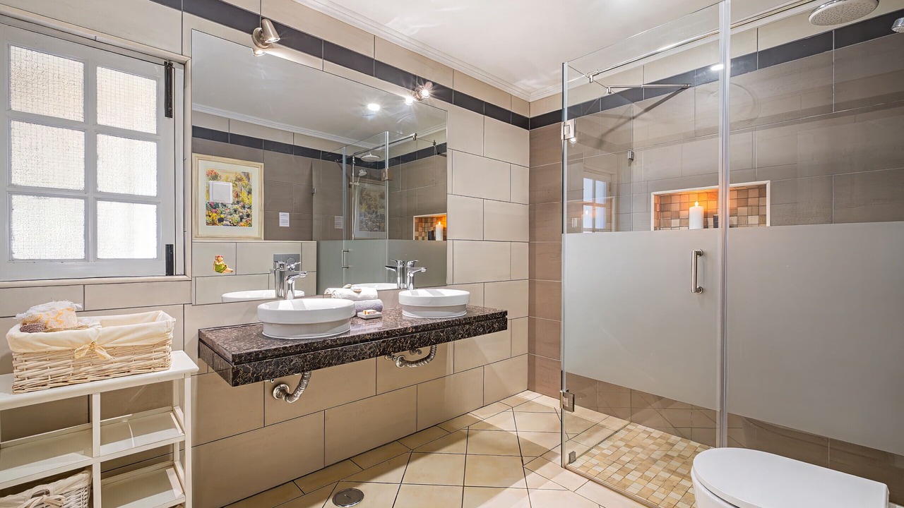 Photo of Bathroom in Guia