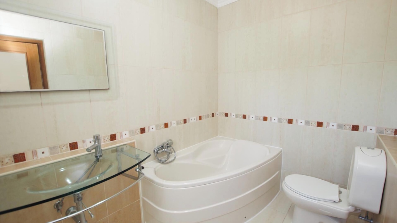Photo of Bathroom in Guia