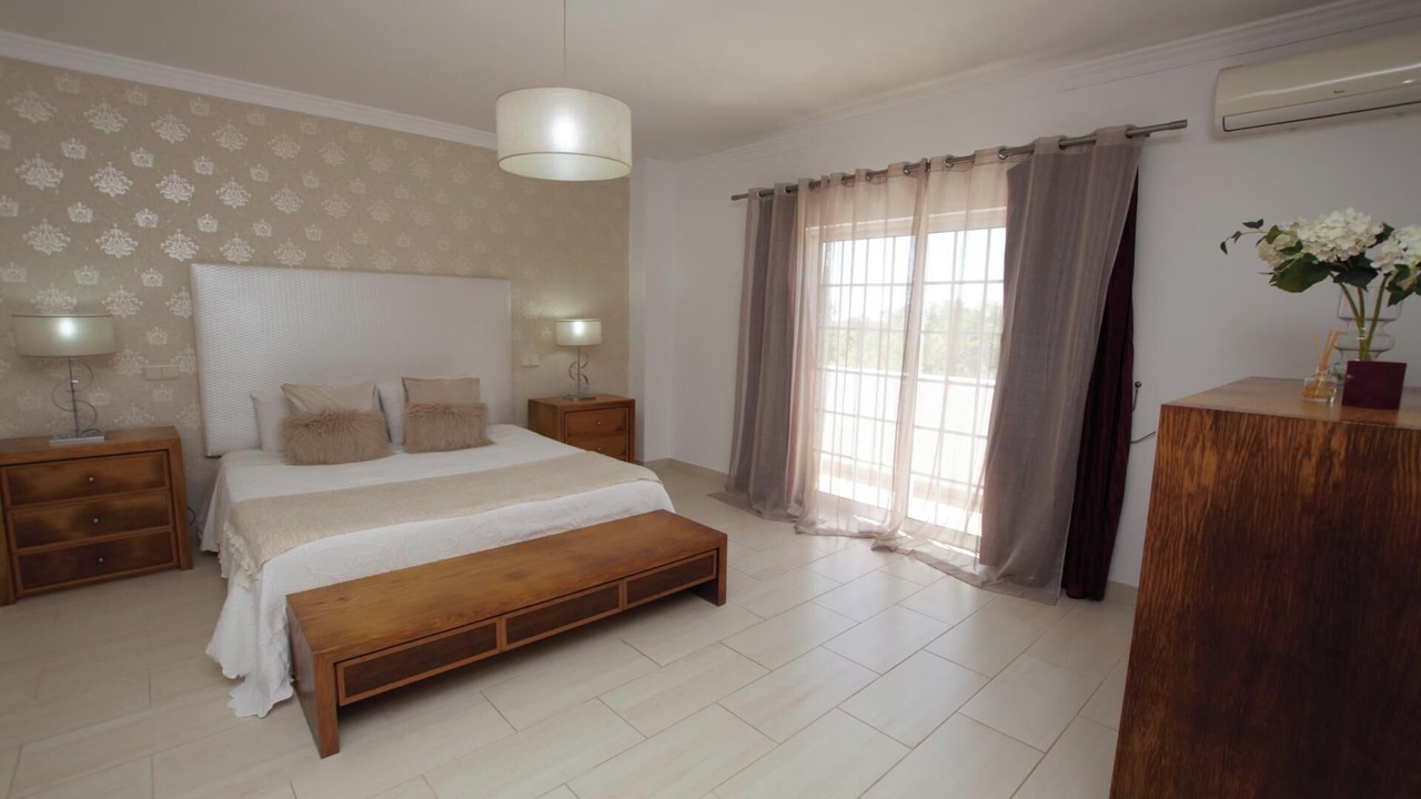 Photo of Bedroom in Guia