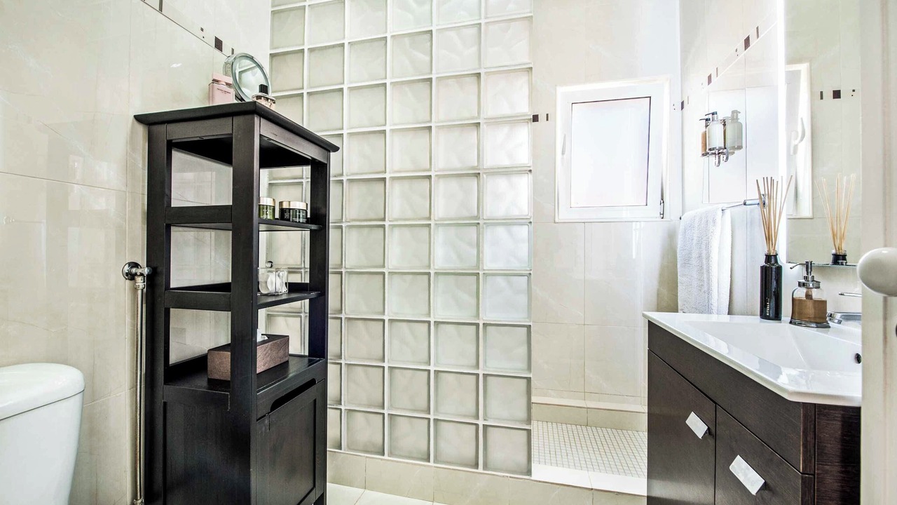 Photo of Bathroom in Guia