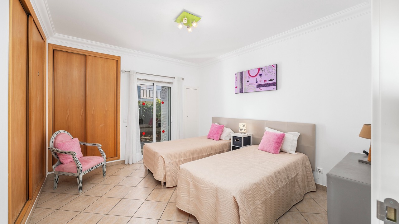 Photo of Bedroom in Correeira