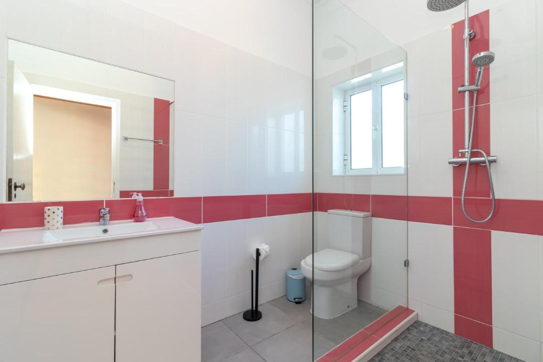 Photo of Bathroom in Lagoa e Carvoeiro