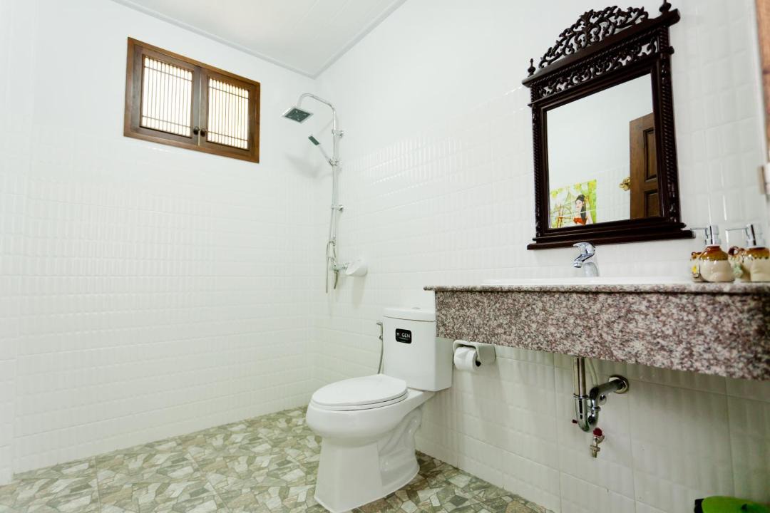Photo of Bathroom in Khuekkhak