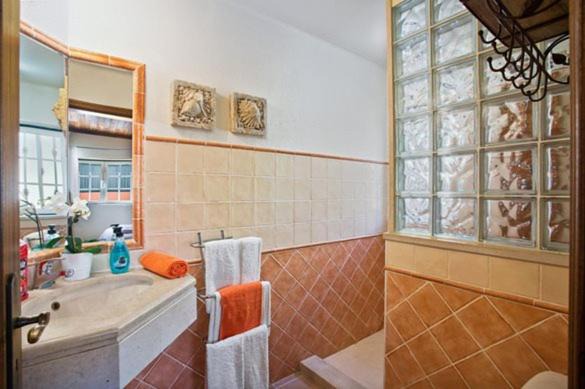 Photo of Bathroom in Vale de Centianes