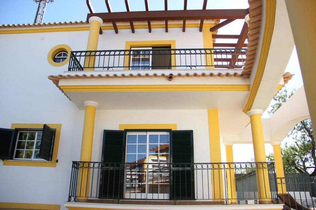 Photo of Buildings in Guia