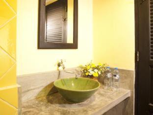 Photo of Bathroom in Khuekkhak