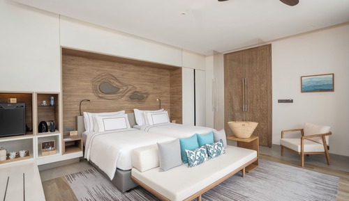 One-Bedroom Suite with Outdoor Bathtub