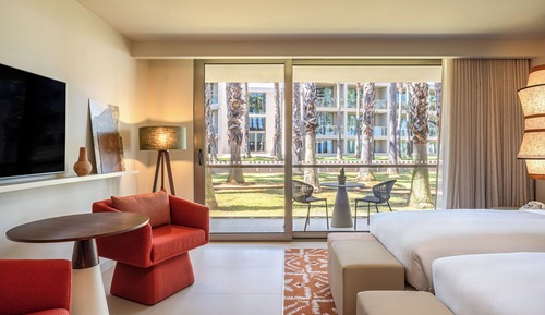 Room, 2 Twin Beds (Essential)