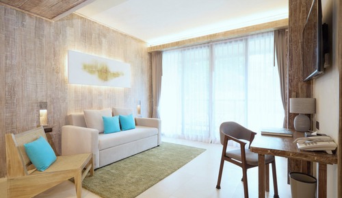 Suite, 1 King Bed, Non Smoking (Dinso)