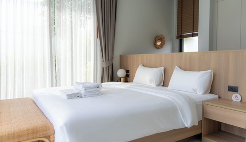 Senior Double Room (With shared Courtyard, Kitchen, Swimming Pool, Living Room)