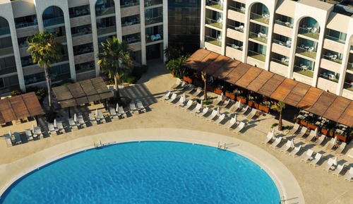 Double Panoramic Pool View