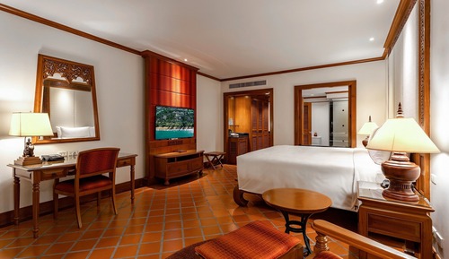 Premium Room, 1 King Bed, Pool Access, Pool View (Ground Floor, Pool Access)