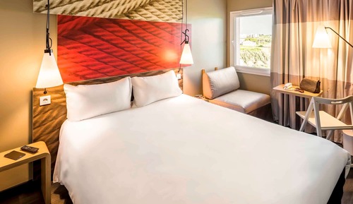 Room, Multiple Beds