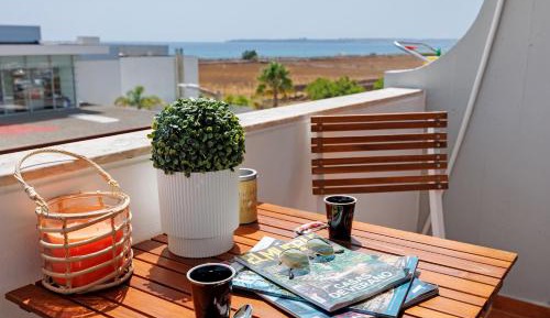 Studio Apartment with Sea View