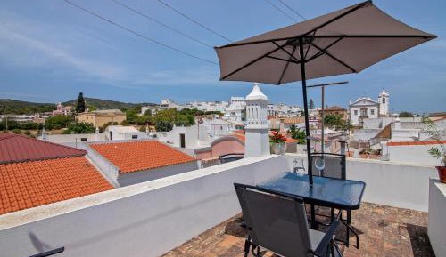 Two-Bedroom Deluxe Apartment with Garden View