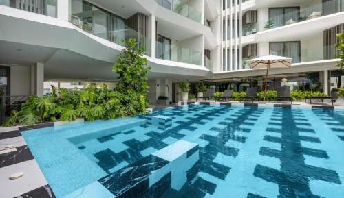 One-Bedroom Apartment with Balcony