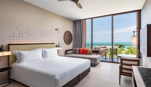 Deluxe King Room with Sea View