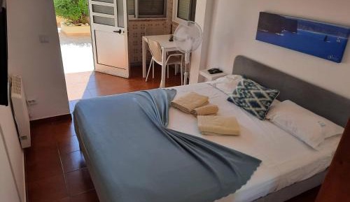 Double Room with Shared Bathroom