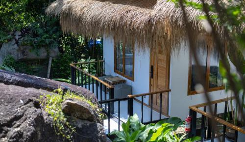 Bungalow with Garden View