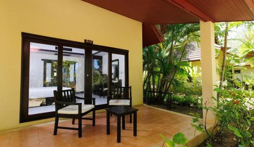 Bungalow with Garden View