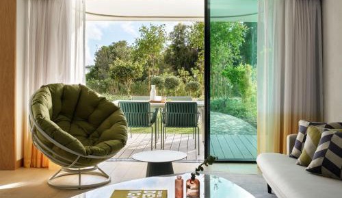 Premier Two-Bedroom King Residence with Garden Access