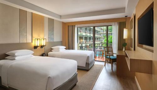 Guest room, 2 Twins, Pool View