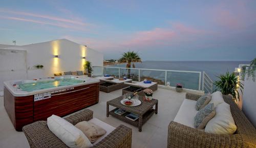 Villa - Beach Front