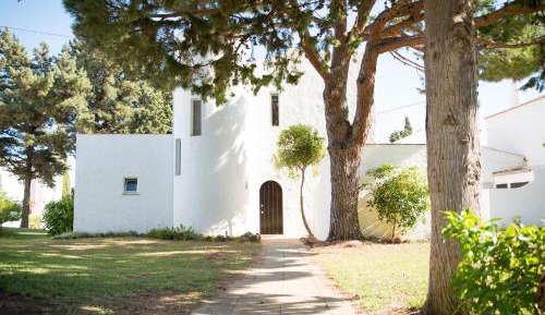 Villa with Garden View