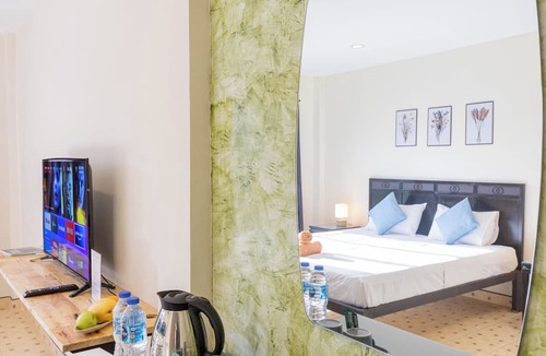 Kamala Hotel | Club 22 Kamala Suites