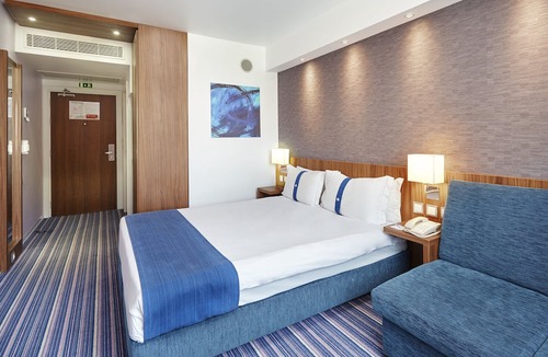 Carnaxide Hotel | Holiday Inn Express Lisbon - Alfragide by IHG