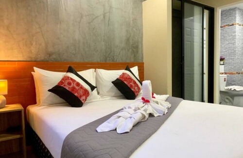 Bang Tao Hotel | Isayarada Apartment