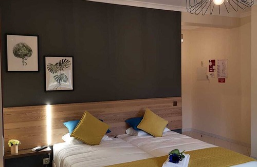 Areias de Sao Joao Hotel | Kiss Apartamentos