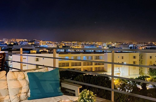 Albardeira Apartment | Perfect holiday location - walk to the beach!