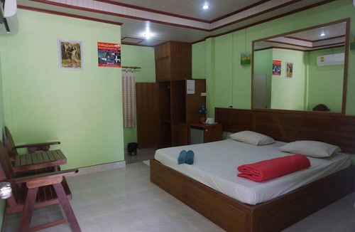 Yan Yao Hotel | Thumneab Guesthouse