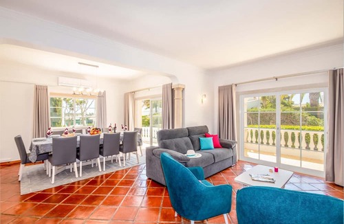 Sesmarias Villa | WONDERFUL VILLA WITH PRIVATE HEATABLE SWIMMING POOL, FREE WIFI, & AIR CON