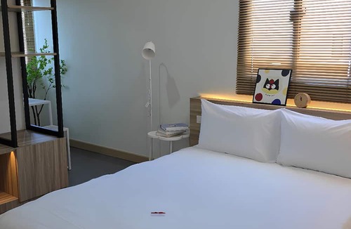 Makham Tia Hotel | Sleep Owl Surat Thani