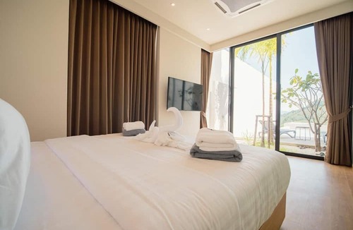 Ban Sakhu Villa | Elegant Aileen 3 Bedroom Pool Villa Naithon