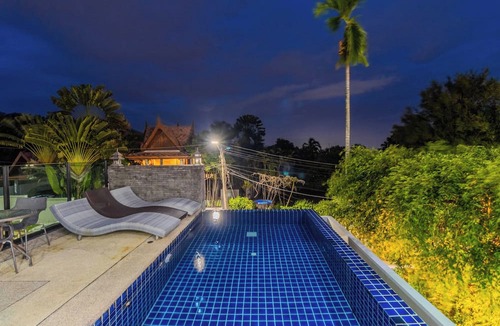 Ban Saiyuan Villa | Modern 10BR ZipLine 3 Pools V256