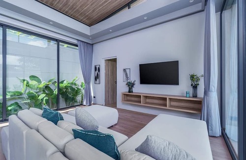 Ban Sakhu Villa | Stylish 2BR Naiton Aileen Villa w/Private Pool